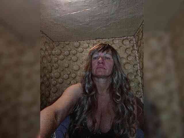 FameLara webcam