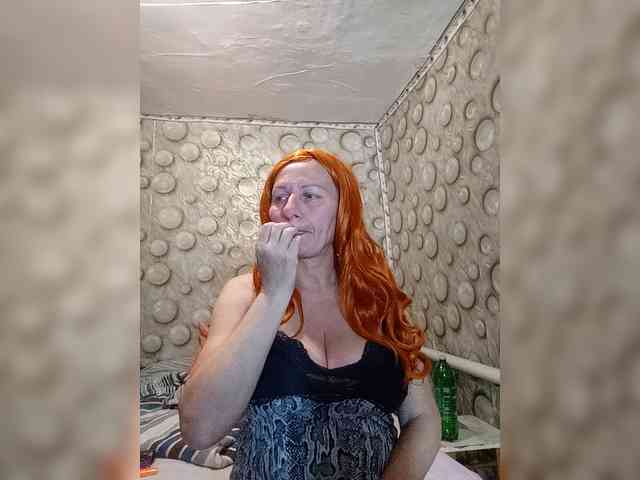 FameLara webcam