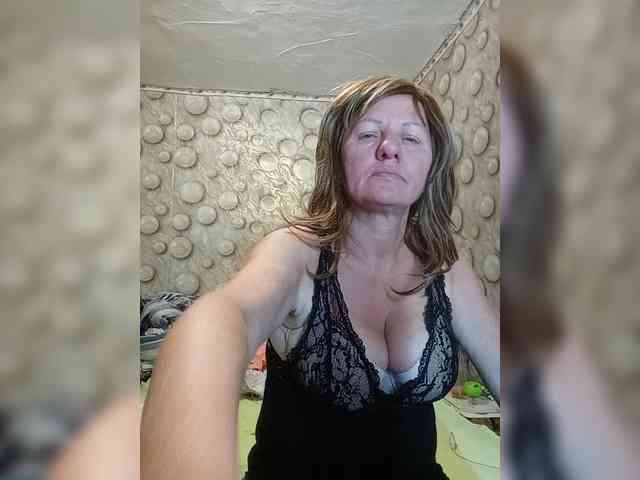 FameLara webcam