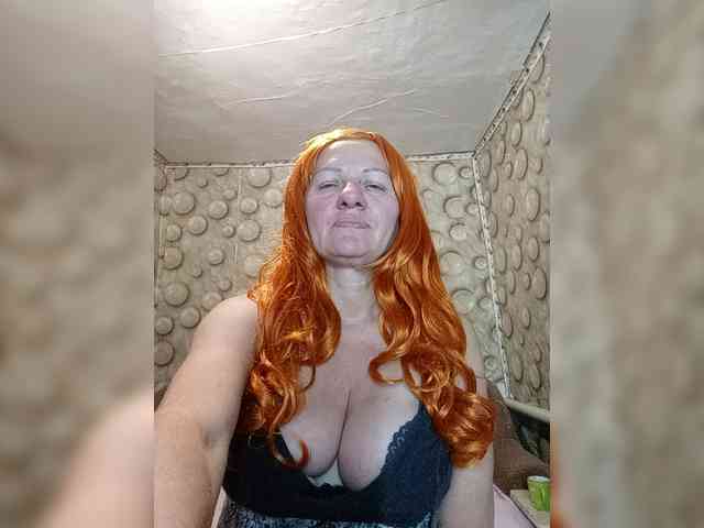 FameLara webcam