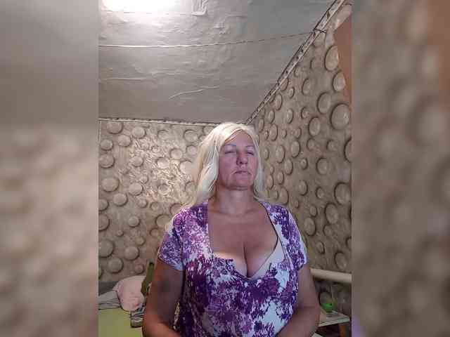 FameLara webcam