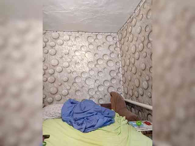 FameLara webcam