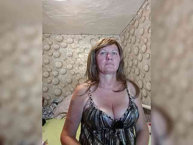 FameLara Live Webcam on BongaCams