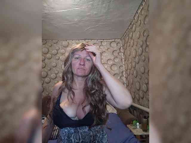 FameLara webcam