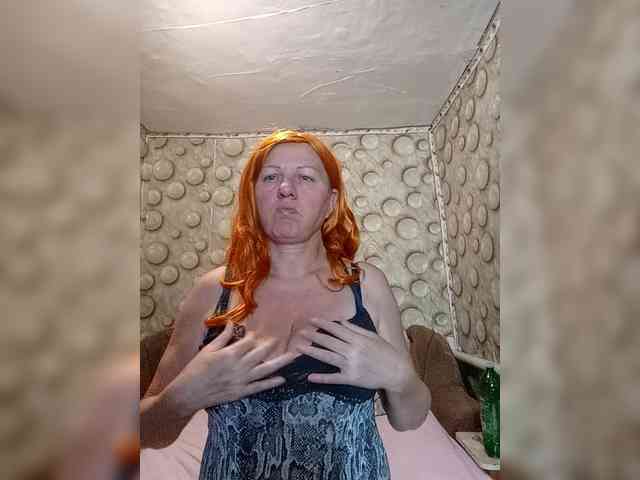FameLara webcam