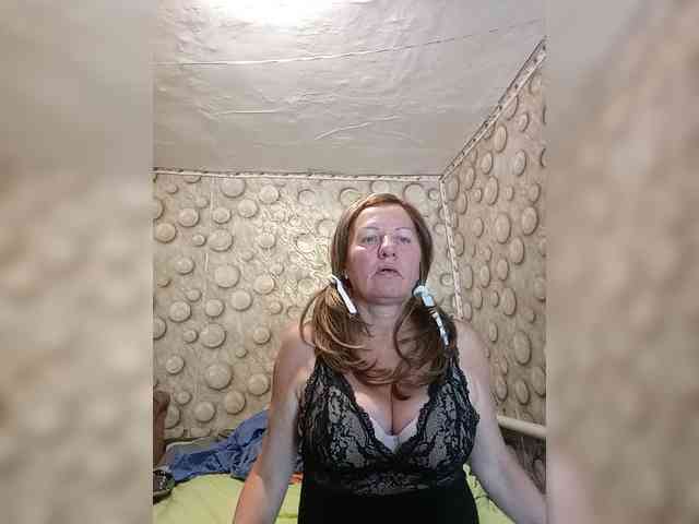 FameLara webcam