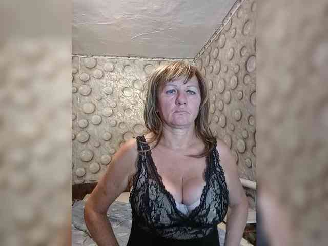 FameLara webcam