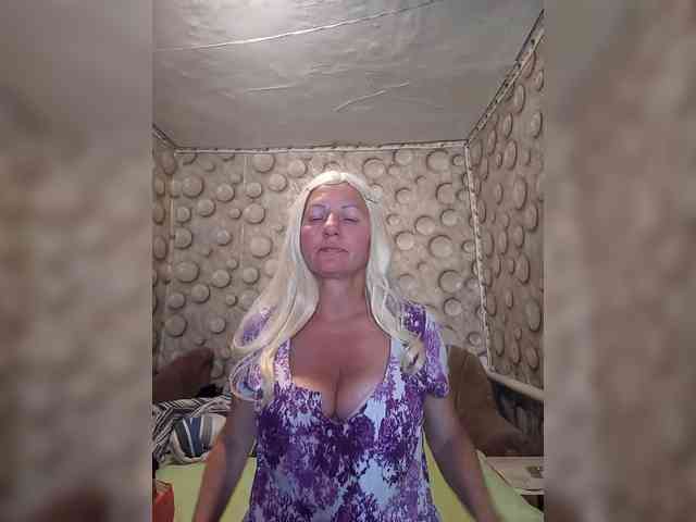 FameLara FameLara