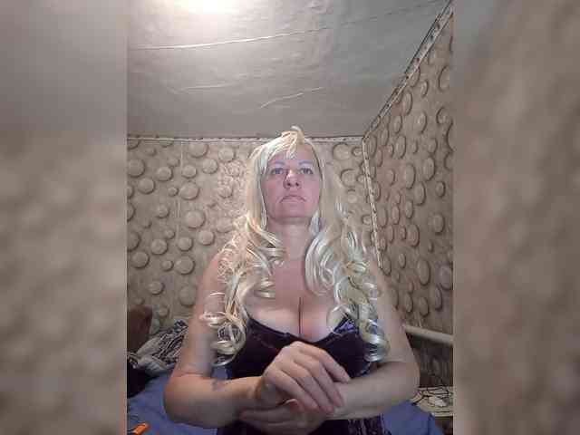 FameLara webcam