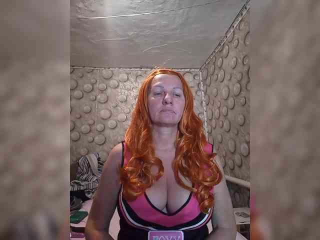 FameLara webcam