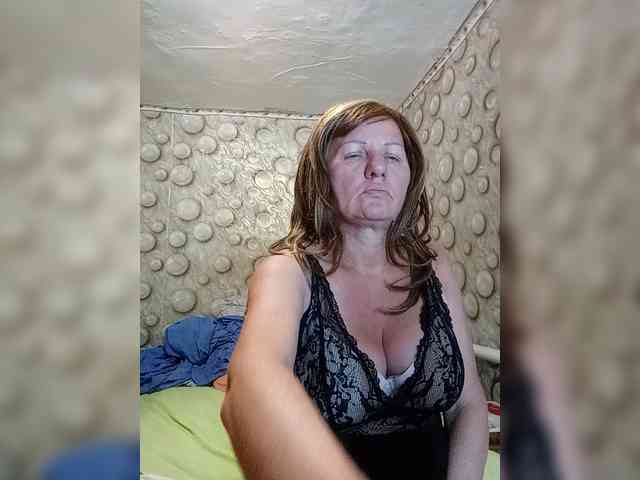 FameLara webcam