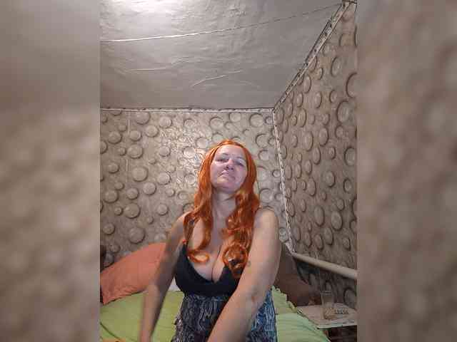 FameLara webcam