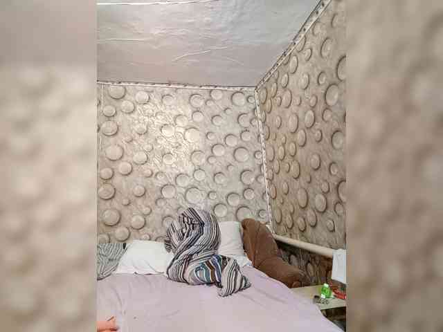 FameLara webcam