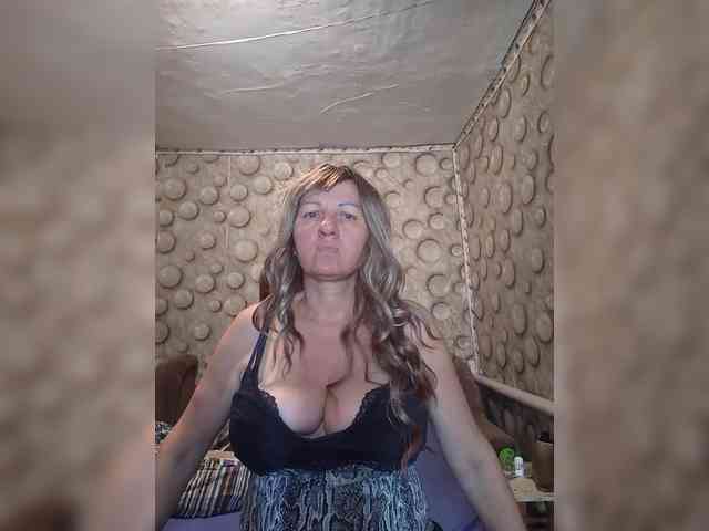 FameLara webcam