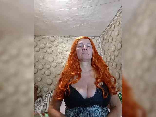 FameLara webcam