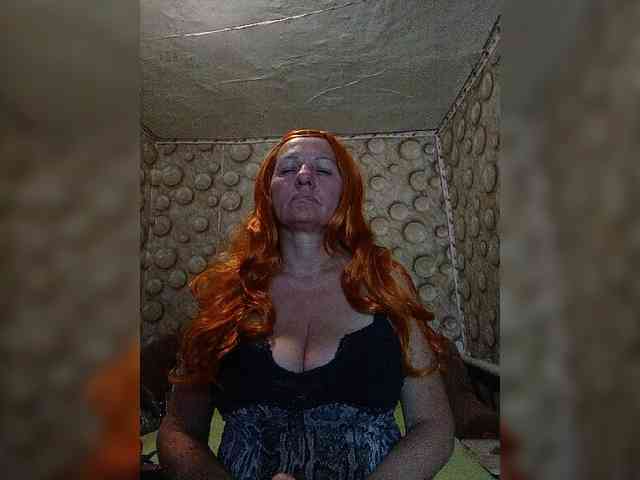 FameLara webcam