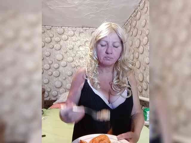 FameLara webcam