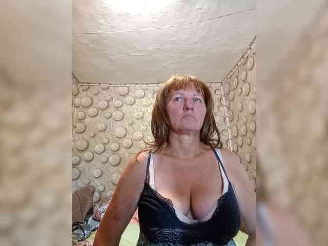 FameLara webcam