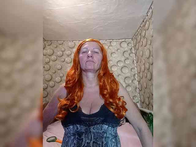 FameLara webcam