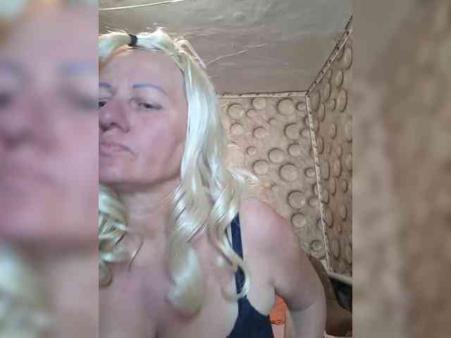 FameLara Live Webcam on BongaCams