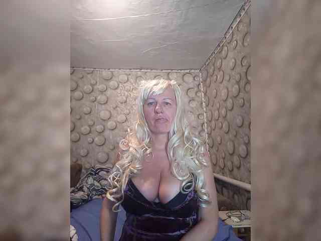 FameLara webcam