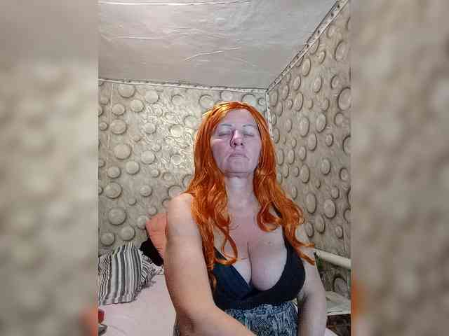 FameLara webcam