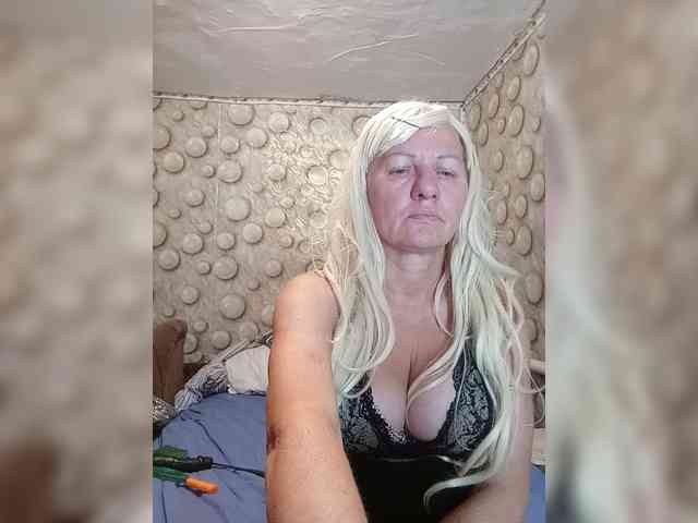 FameLara webcam