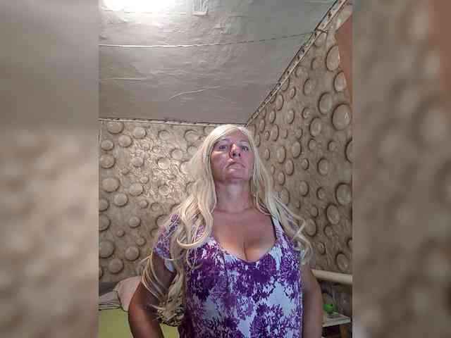 FameLara webcam