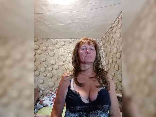 FameLara webcam