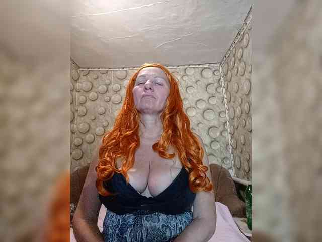 FameLara webcam