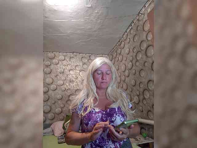 FameLara FameLara