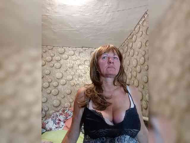 FameLara webcam