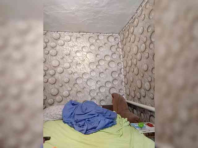FameLara webcam