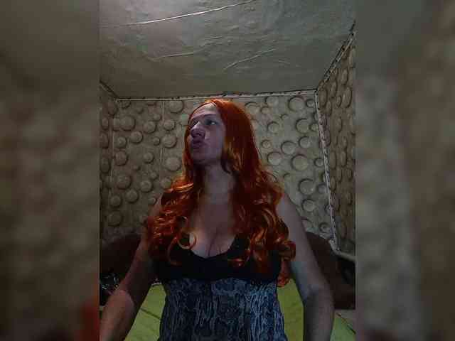 FameLara webcam