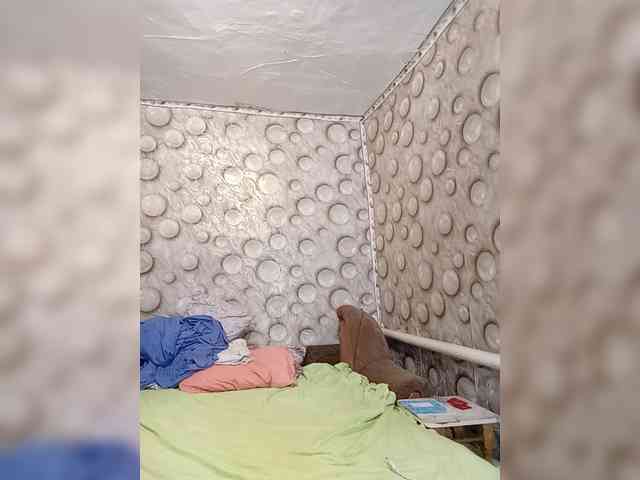 FameLara webcam