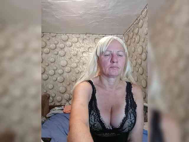 FameLara webcam