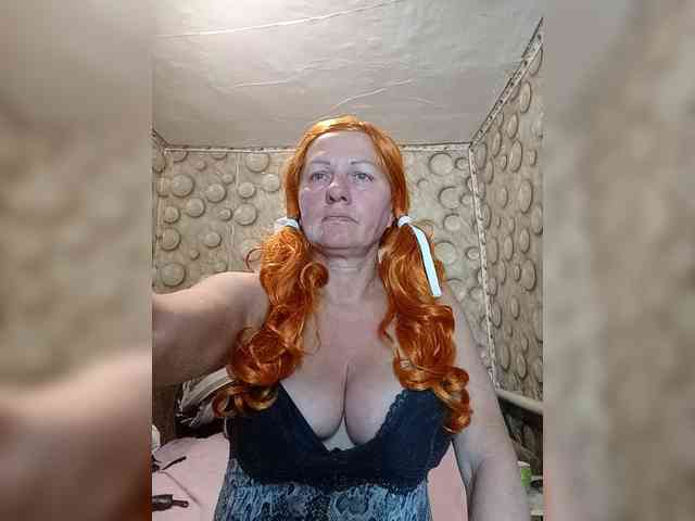 FameLara webcam