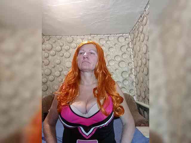 FameLara webcam
