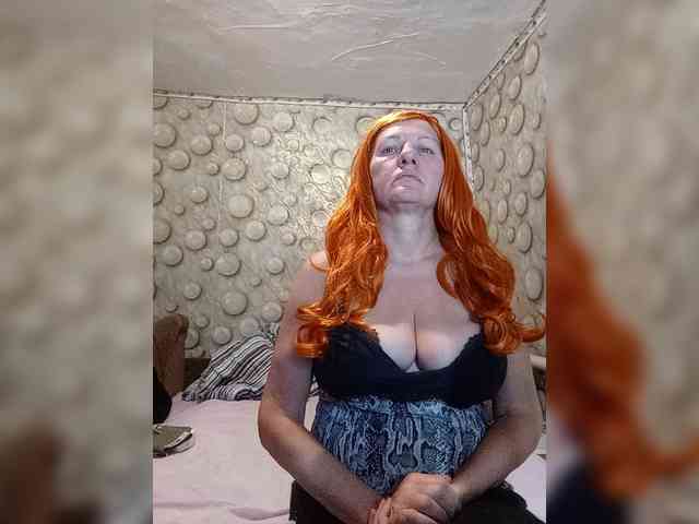 FameLara webcam