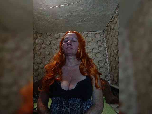 FameLara webcam