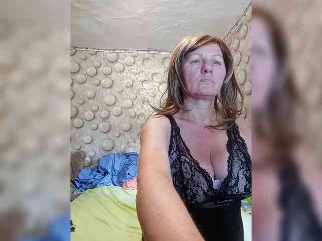 FameLara webcam