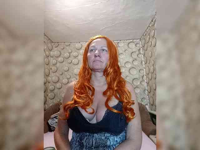 FameLara webcam