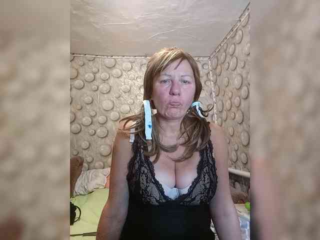 FameLara webcam