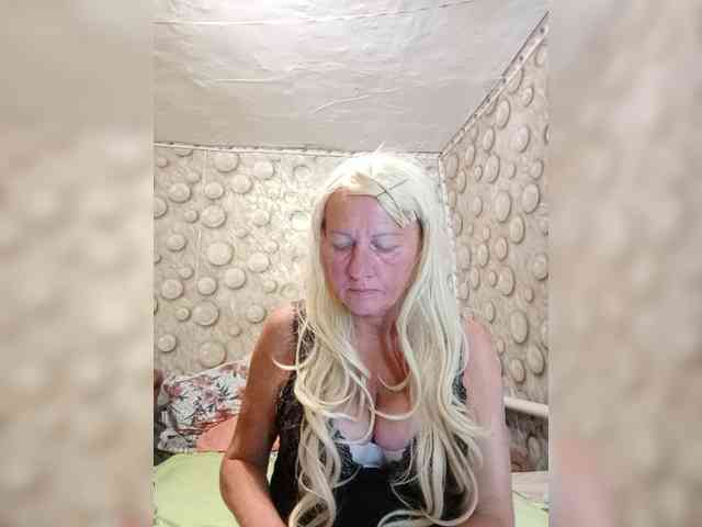 FameLara webcam