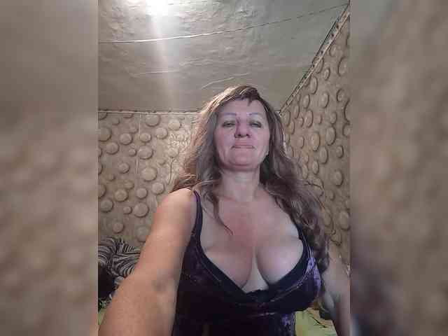 FameLara webcam
