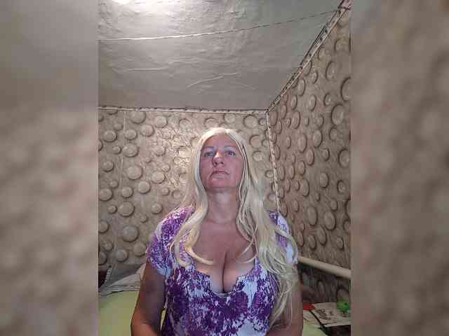 FameLara webcam
