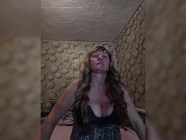 FameLara webcam