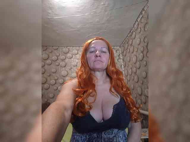 FameLara webcam