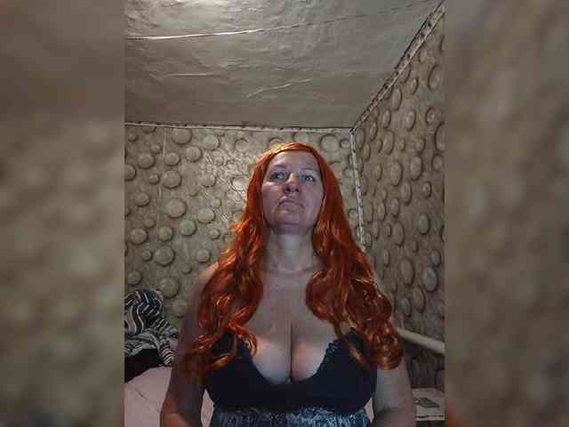 FameLara webcam