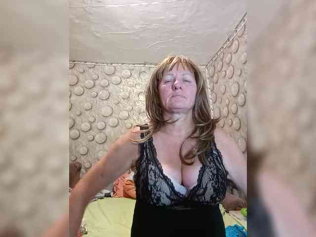 FameLara webcam
